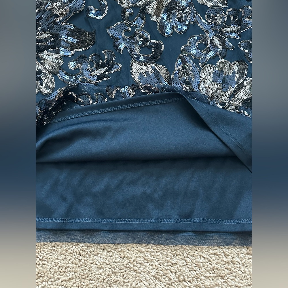 White House Black Market Blue Sequin Floral Cami Tank Size XL Tank Top - Picture 5 of 6